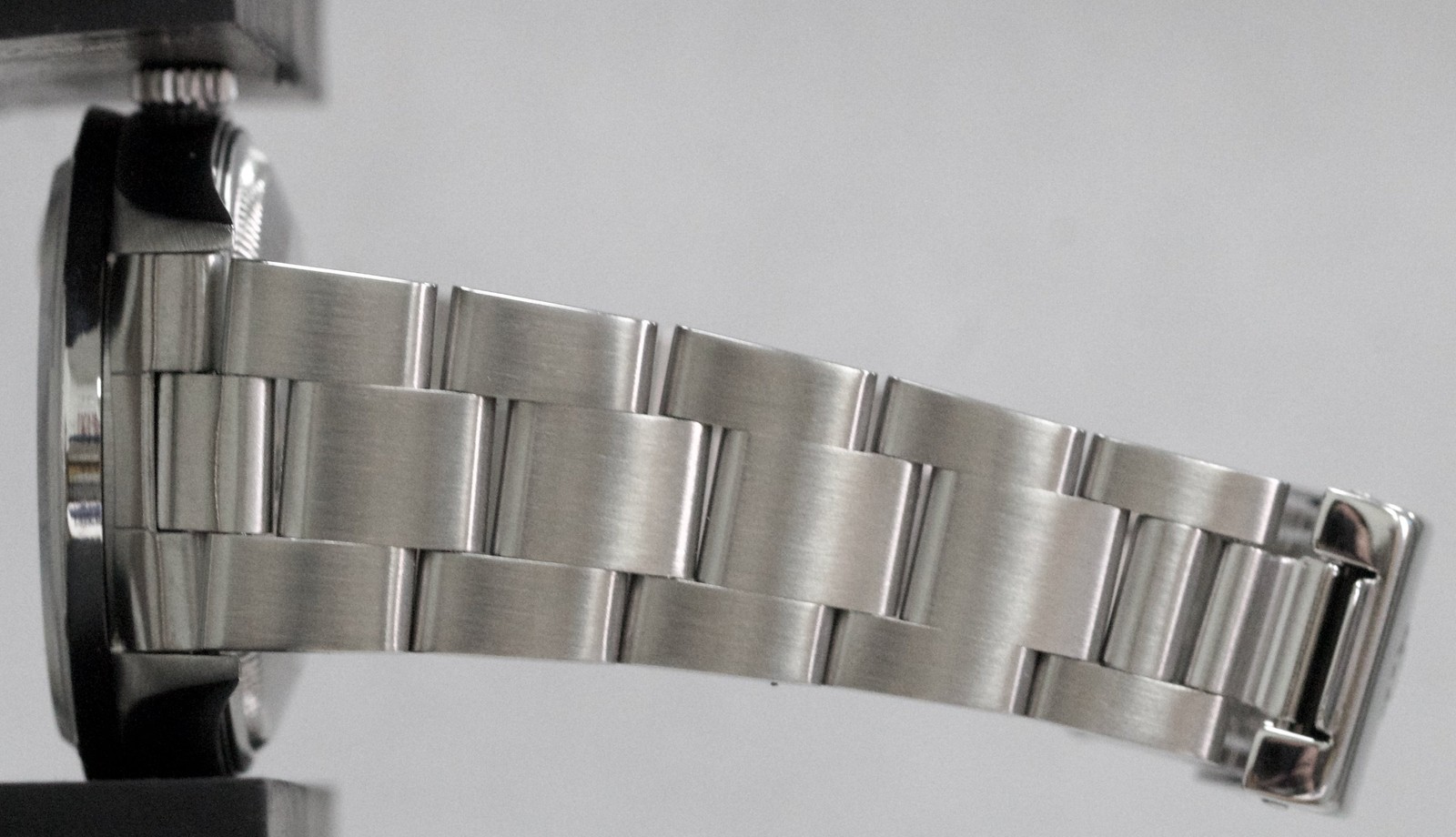 1996 Rolex Oyster Perpetual Date 34mm SILVER Steel Oyster NO-HOLES 15210 Watch