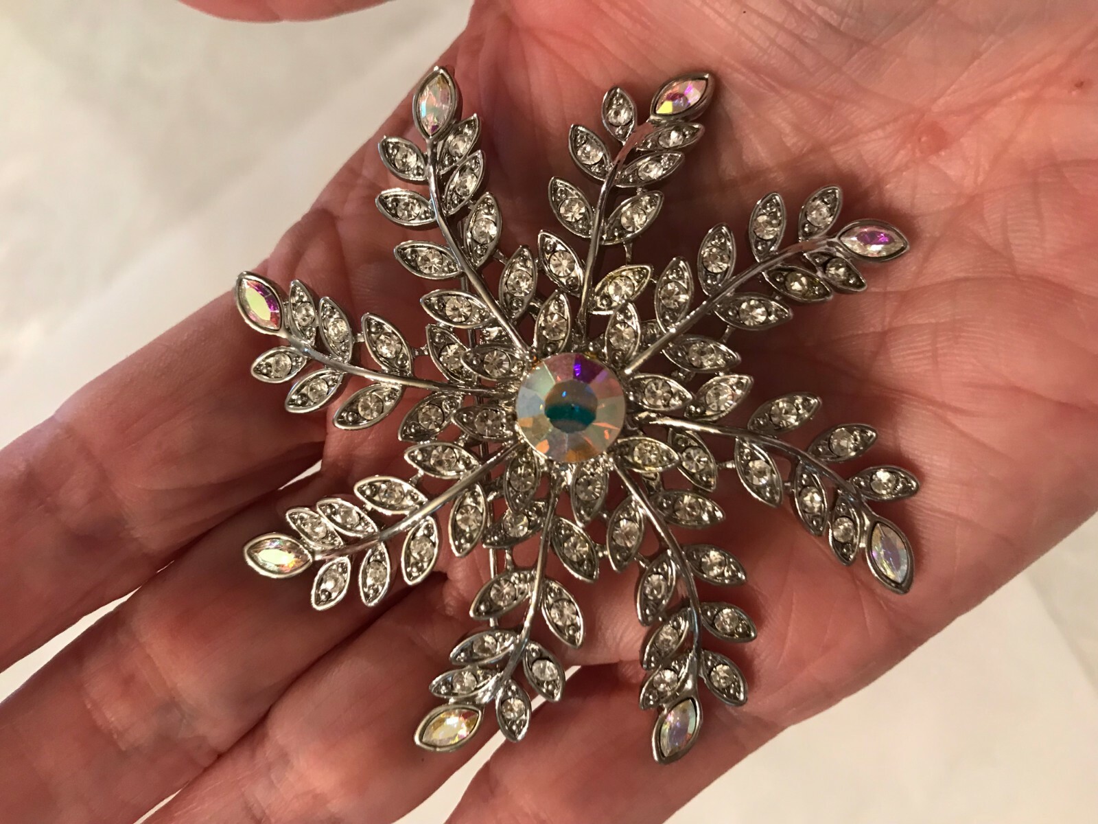 Avon Vintage Spray Pin/Brooch Silver with Crystals In Box See Description