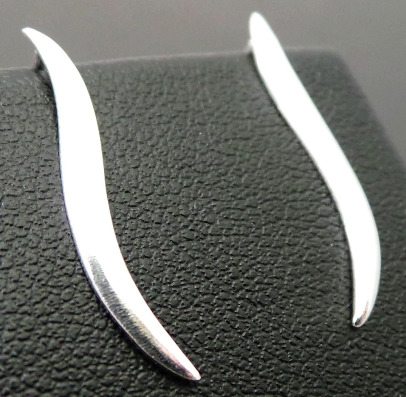 SOLID 925 Sterling Silver 0.65g Crawler Climber Wave Cuff Sweep Earpin Earrings