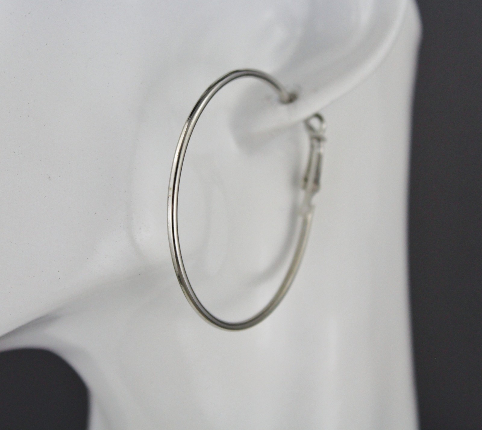 2 pair hoops earrings set hoop Black Silver leverback 1 7/8″ wide thin wire
