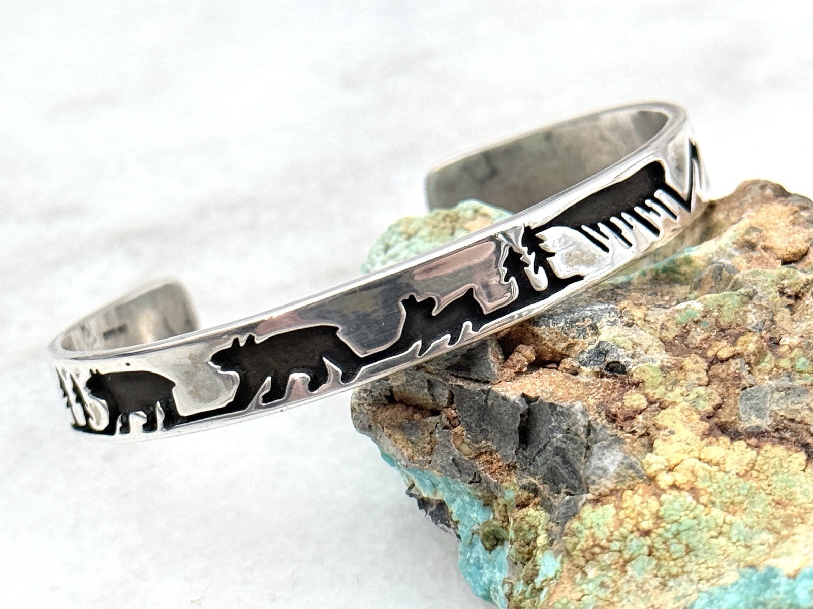 Vidal Aragon Style Native American Sterling Silver Storyteller Cuff 6.25” 7.8mm