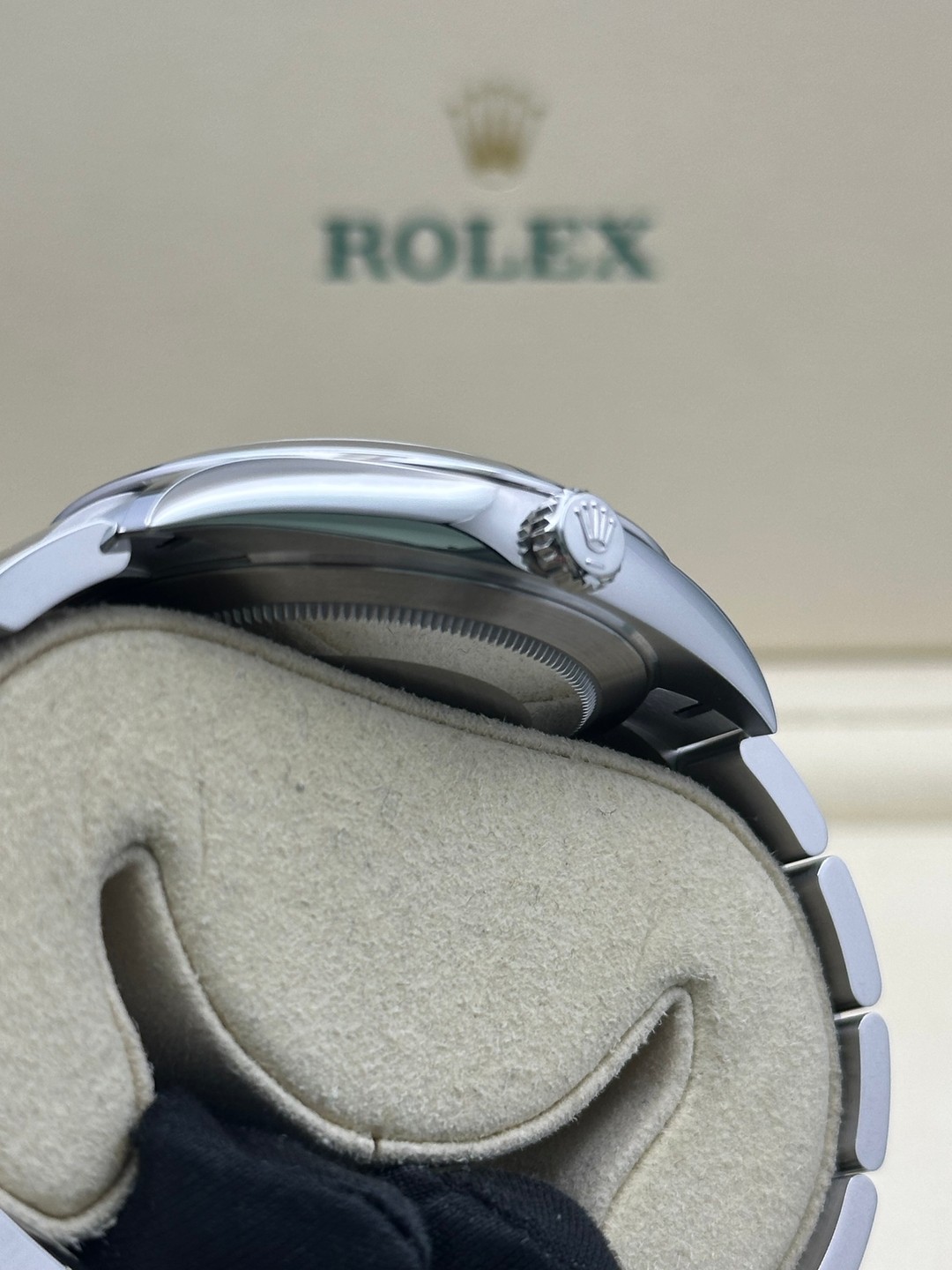 Rolex 126300 mint Green Oyster