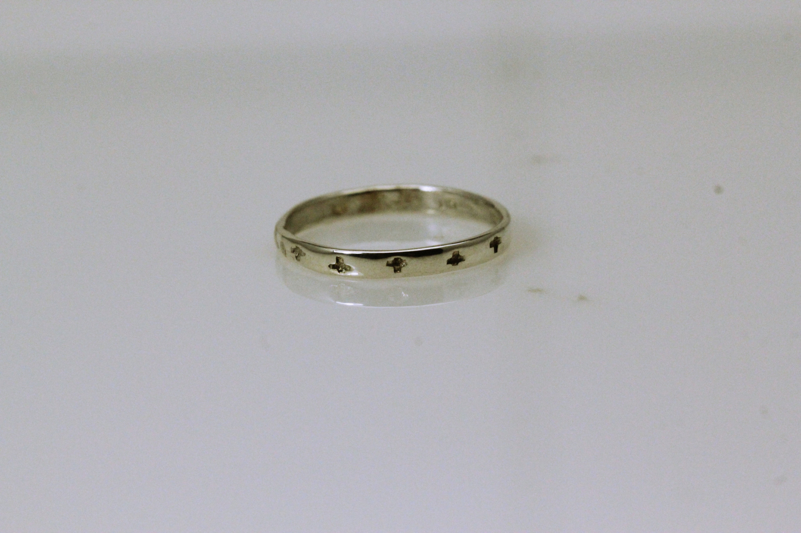 925 Sterling Silver Size 4.25 Small Cross or Plus Sign Band Ring 0.7 G (RIN8673)