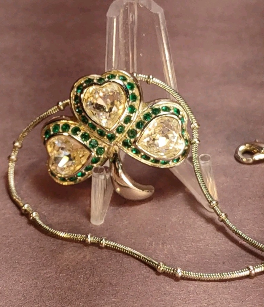 Irish Celtic Crystal 3 Leaf Heart Clover Necklace With Green Stones W/ Pouch
