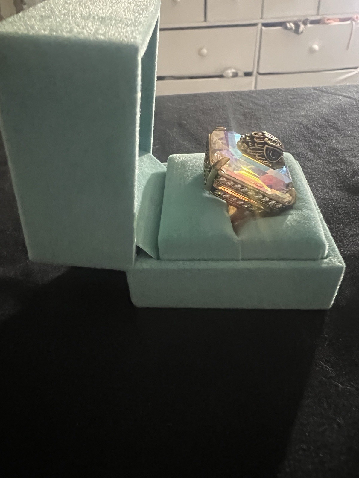 Kurt Geiger London Eagle Head Crystal Cocktail Ring iridescent, Stone Gold Sz 7