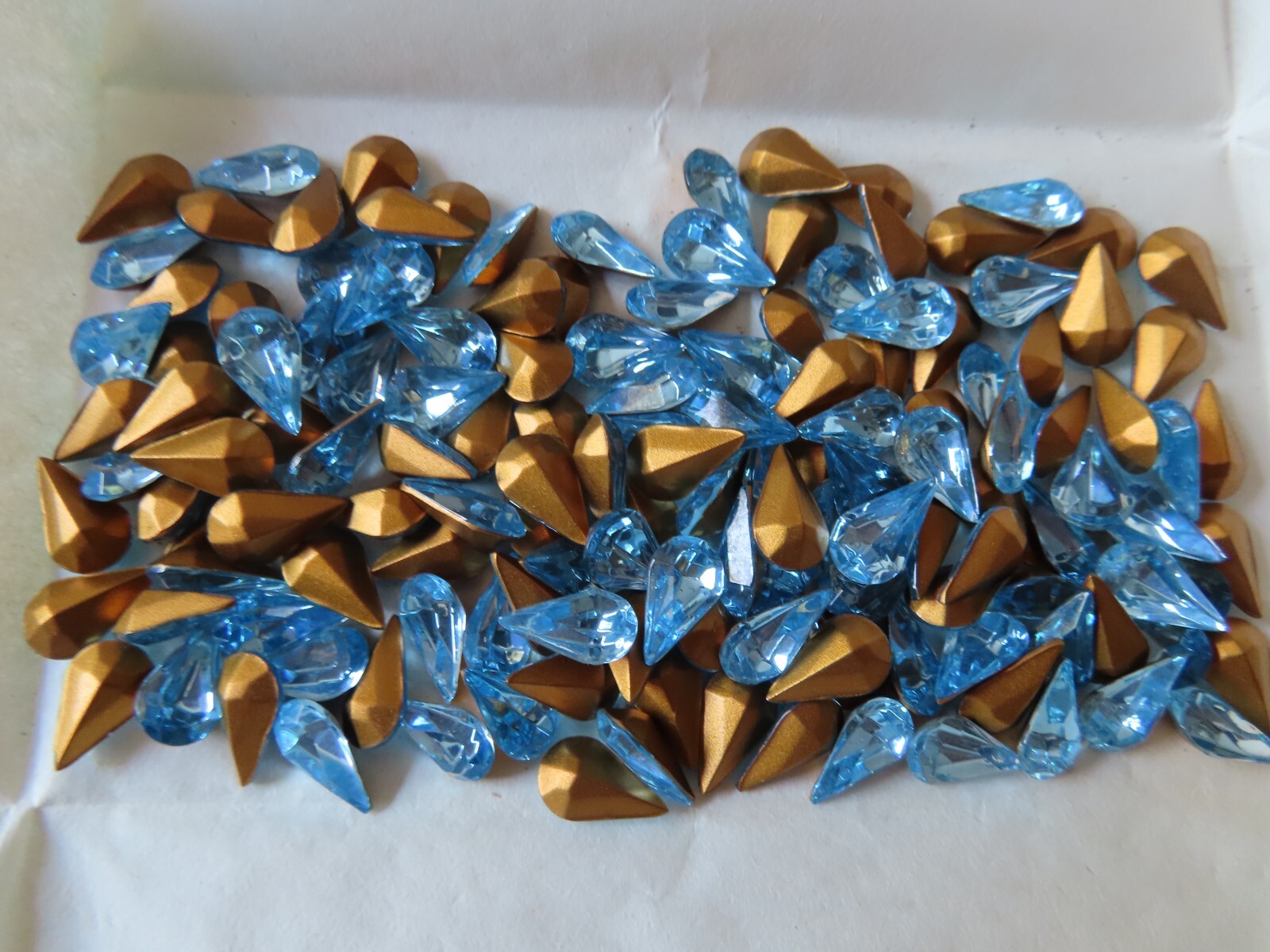 36 Swarovski Pearshapes in 13×7.8mm Aquamarine/foiled. #4300/2