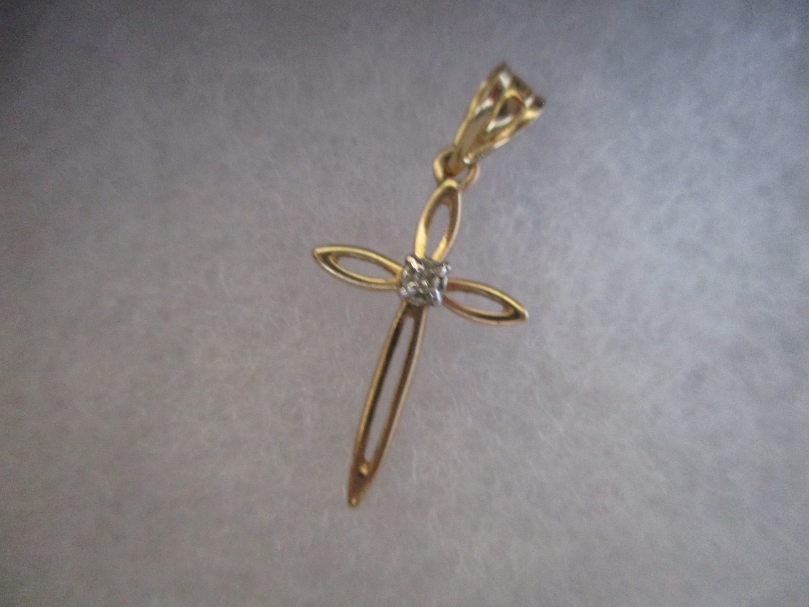 14K YELLOW GOLD MICHAEL ANTHONY DIAMOND CROSS PENDANT – 0.65g