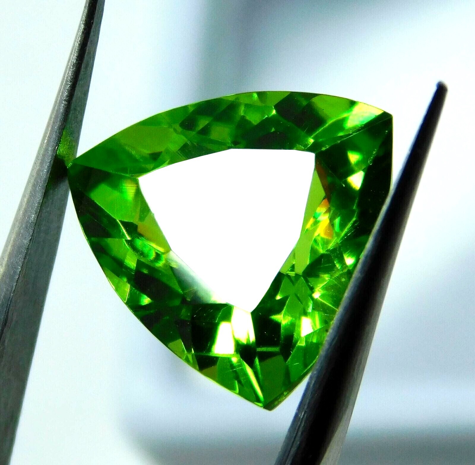 Trillion Cut AAA Certified Loose Gemstones 8-10 Ct Natural Rare Green Peridot