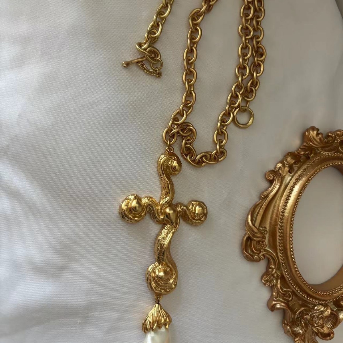 🎁Schiaparelli Women Retro Baroque Pearl Gold Plate Necklace Pendant Lover Gift