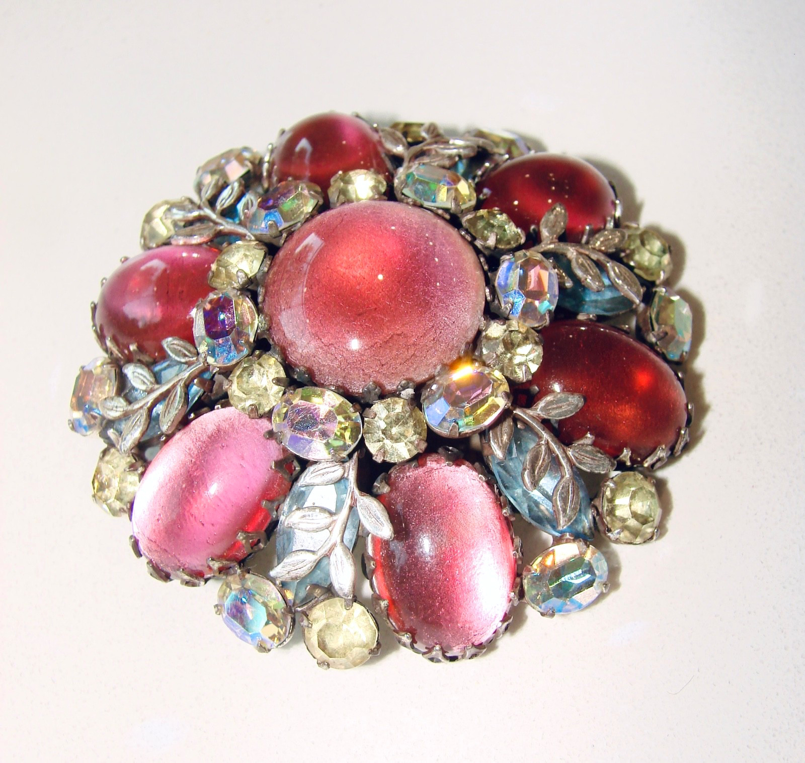 VINTAGE LARGE VENDOME CABACHON BROOCH PIN ABS PINK Red STONES RHINESTONES LEAF