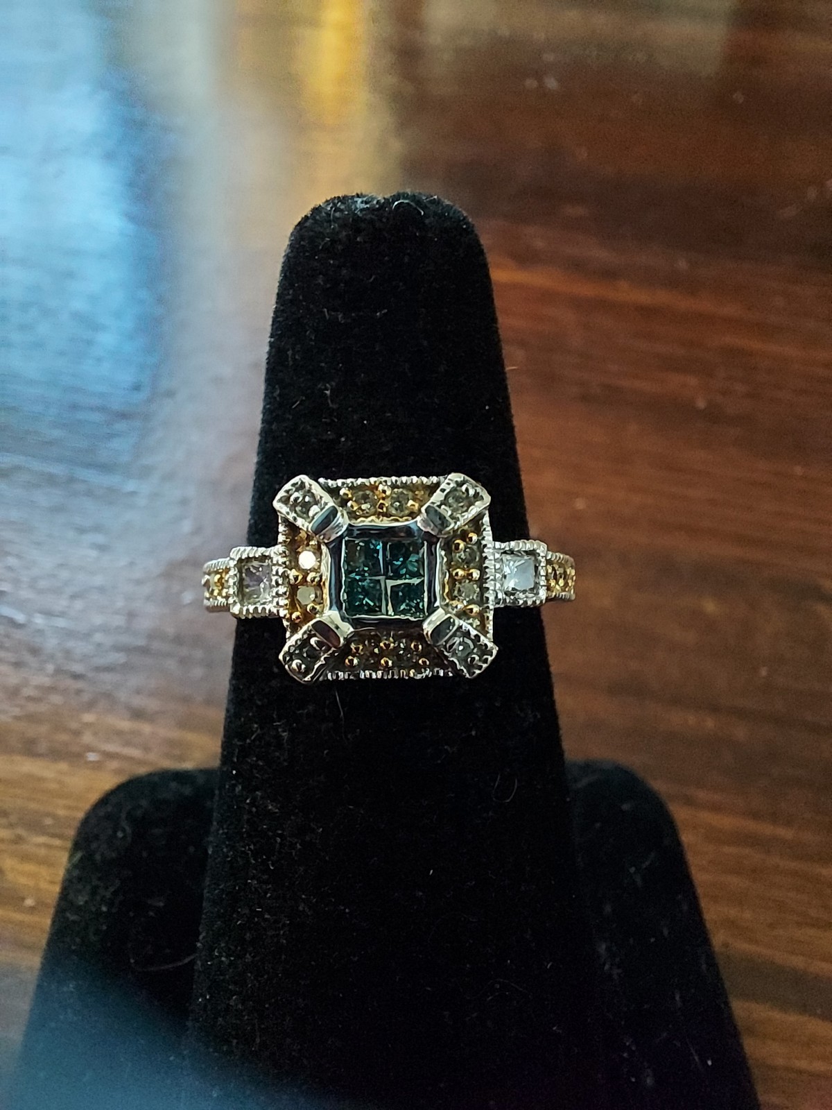 14kt T-TN .50ctw White/Irr Blue Diamond Ring Size 6