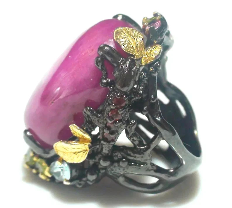Cherry Ruby 86.30 carat Lizard Ring, Sterling Silver, Black & Yellow Gold Plated