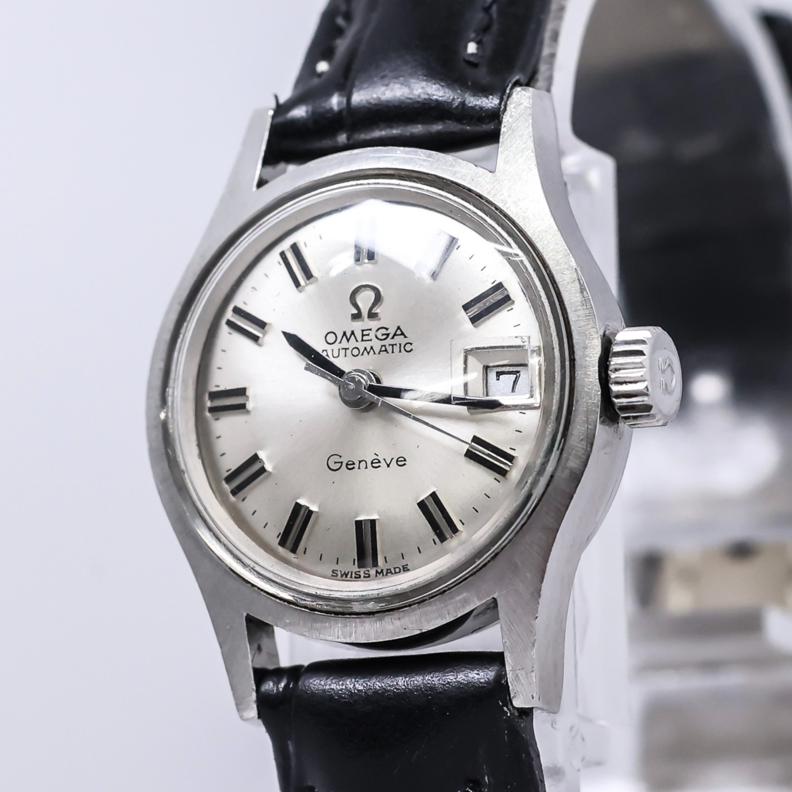 Vintage 1969 *NEAR MINT* OMEGA Geneve Cal.681 Automatic Date Silver 22mm Women’s