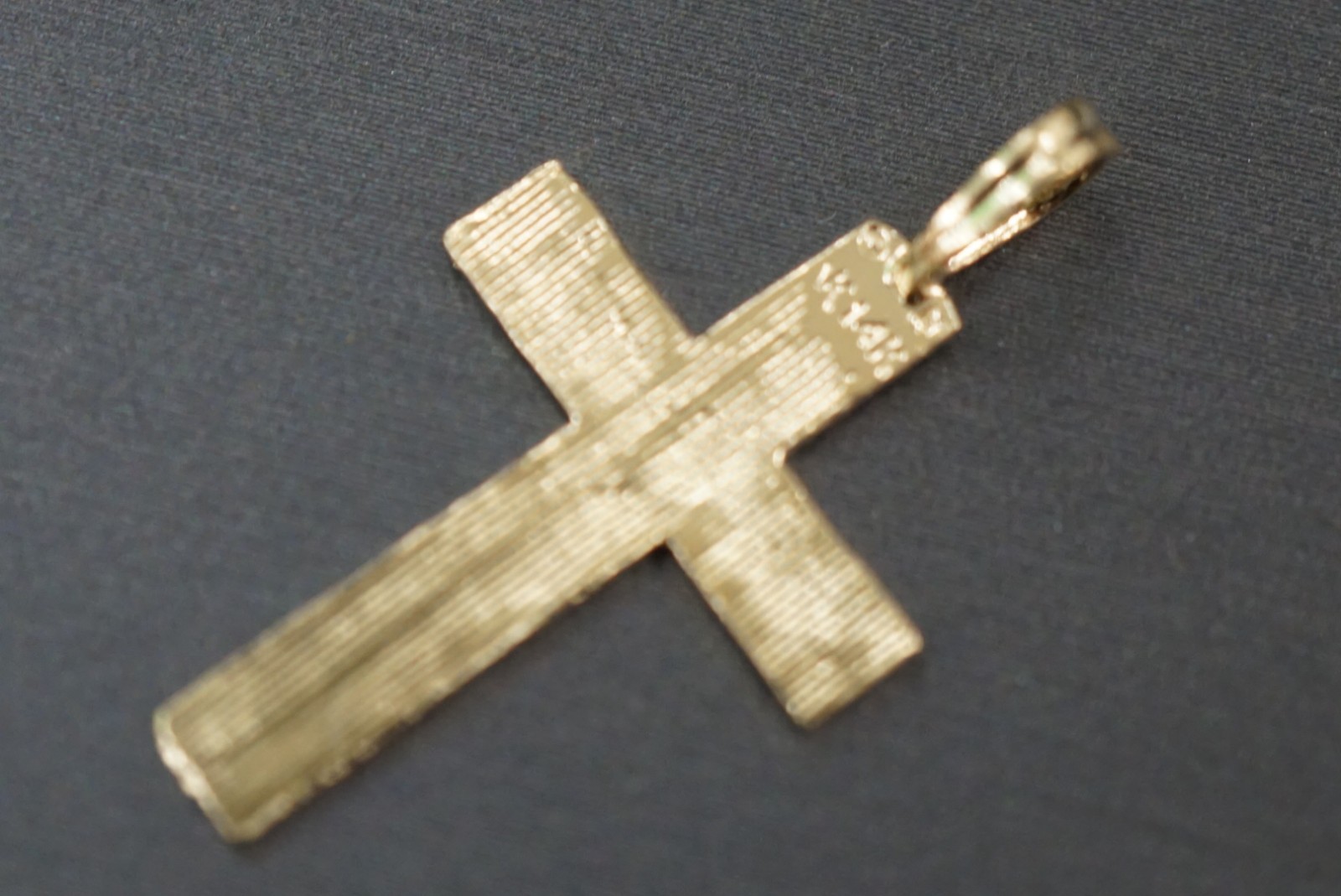 14K Solid Yellow Gold 1″ Diamond Cut Men Women Cross Charm Pendant.