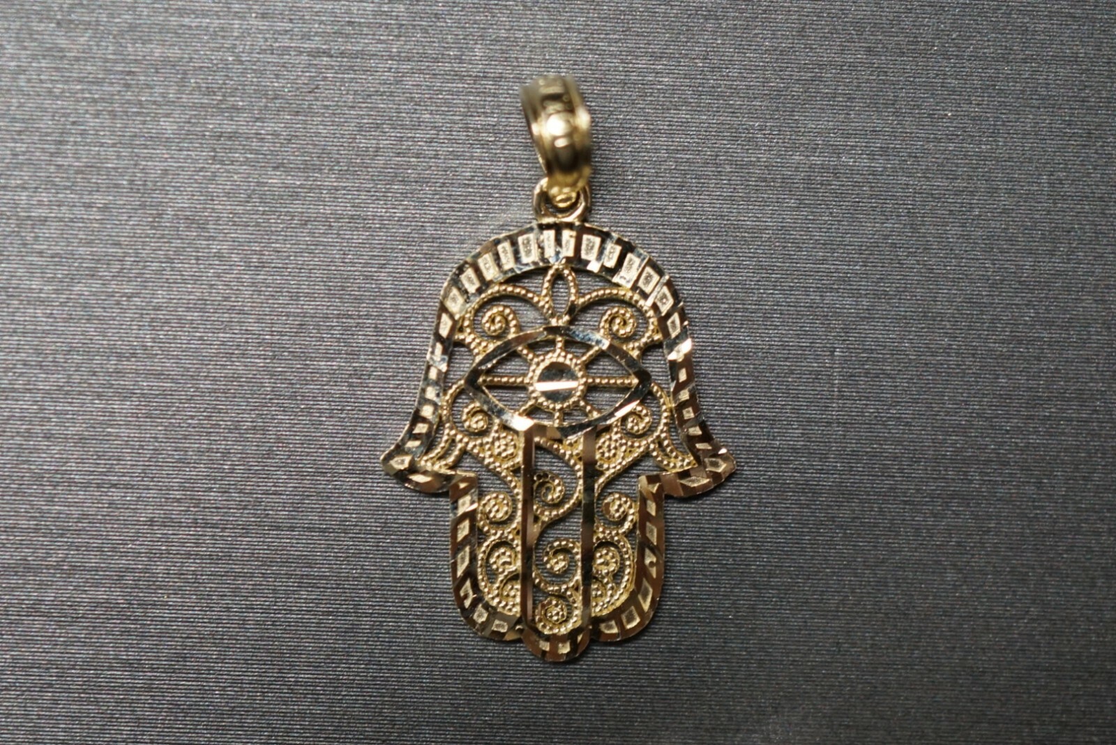 10K Solid Yellow Gold 0.9″ Diamond Cut Fatima Hamsa Hand Charm Pendant.
