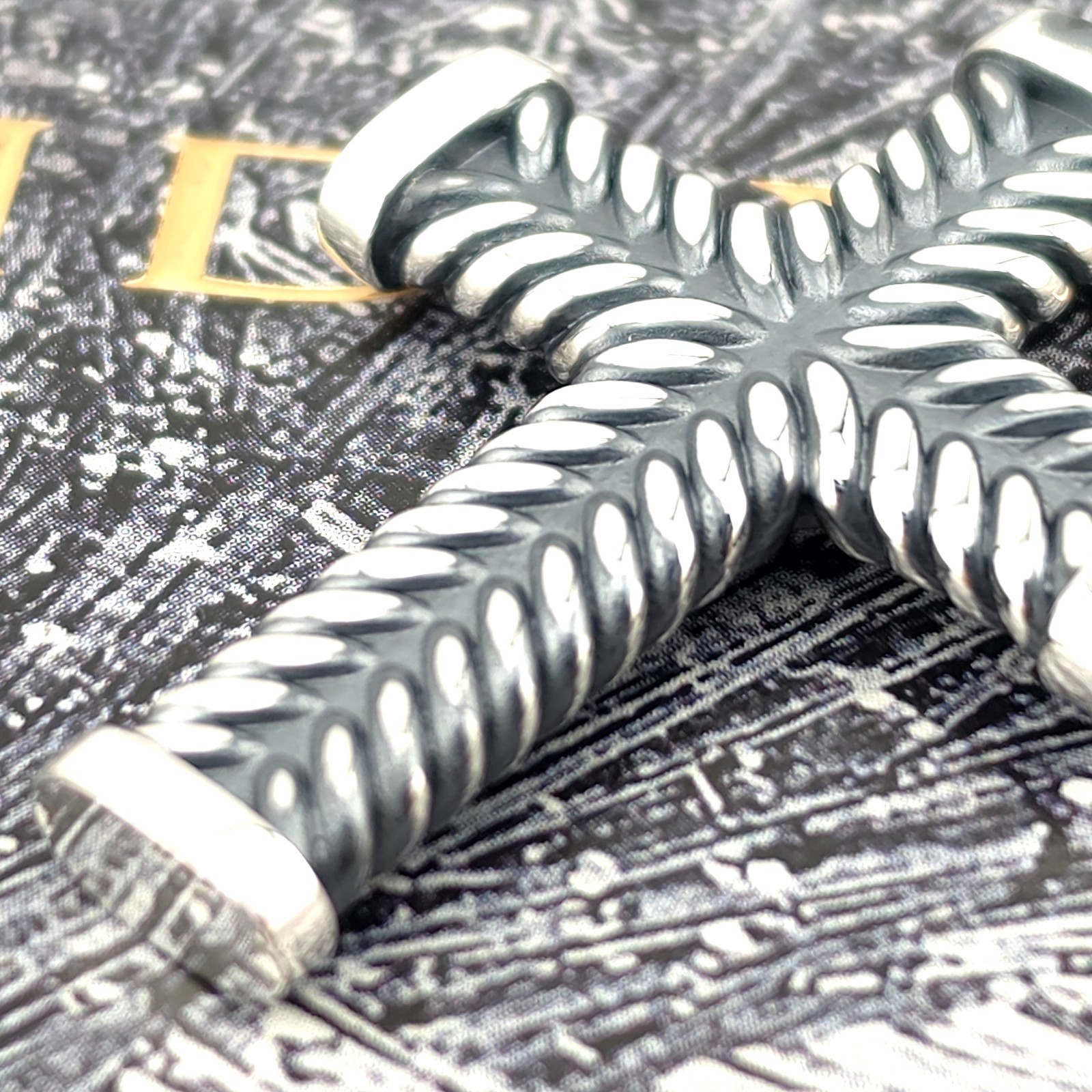 David Yurman Sterling Silver 925 Classic Cable LARGE Chevron Cross Pendant
