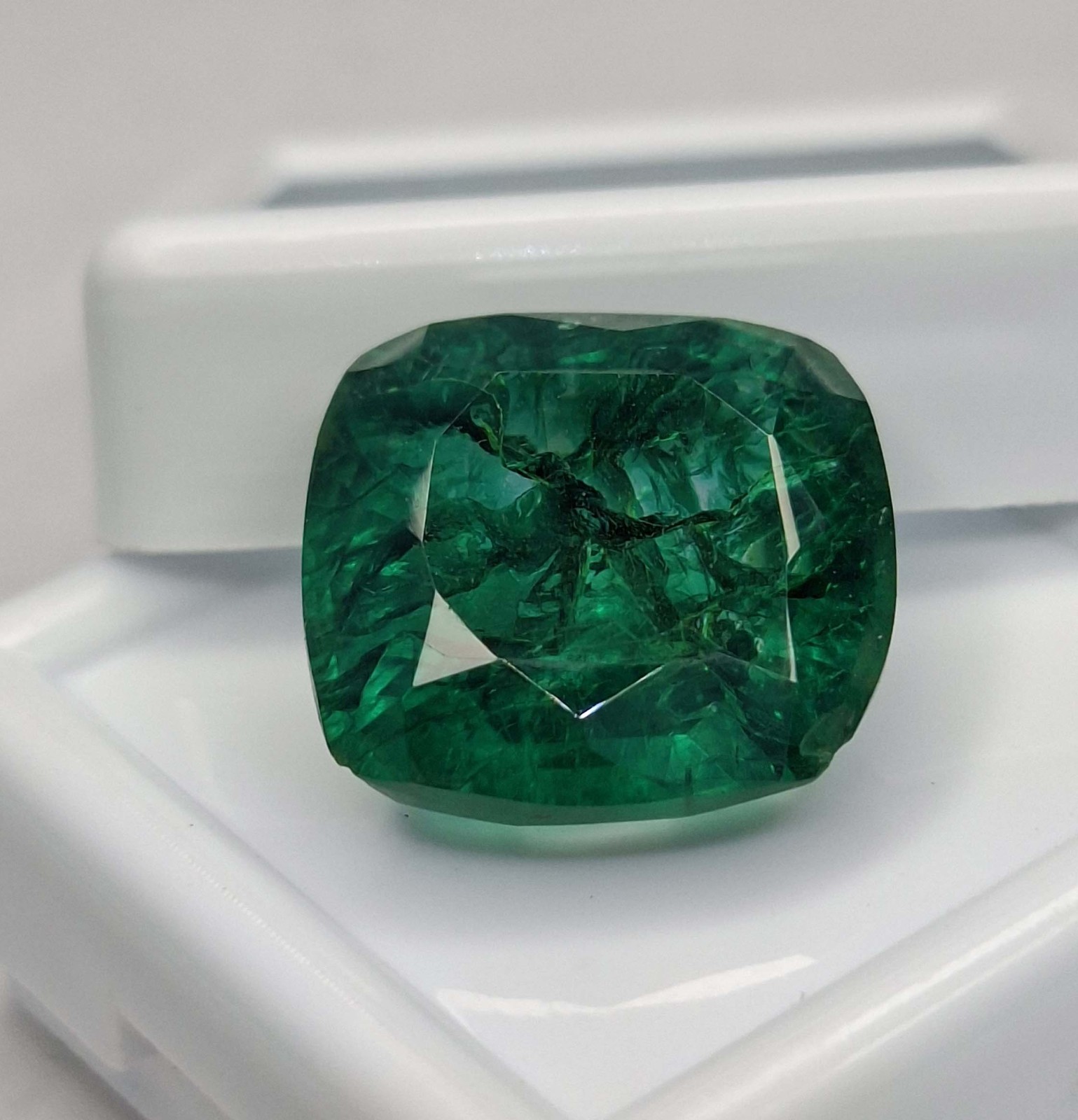 10-12 Ct Green Emerald Real Cushion Shape Shine Natural Certified Gemstone GB179