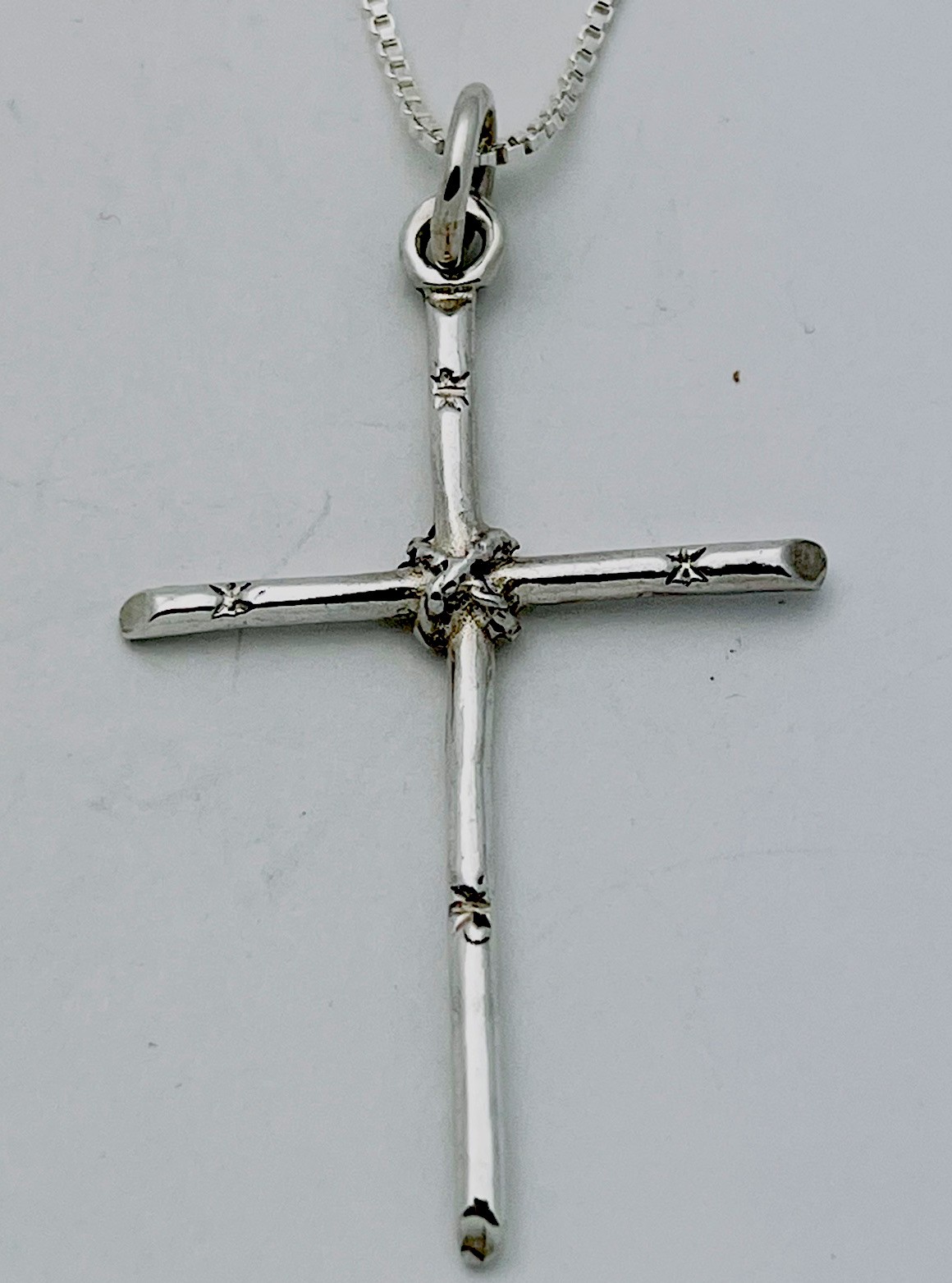 925 Sterling Silver 5.3 Gram  D/Cut Cross Necklace 22”
