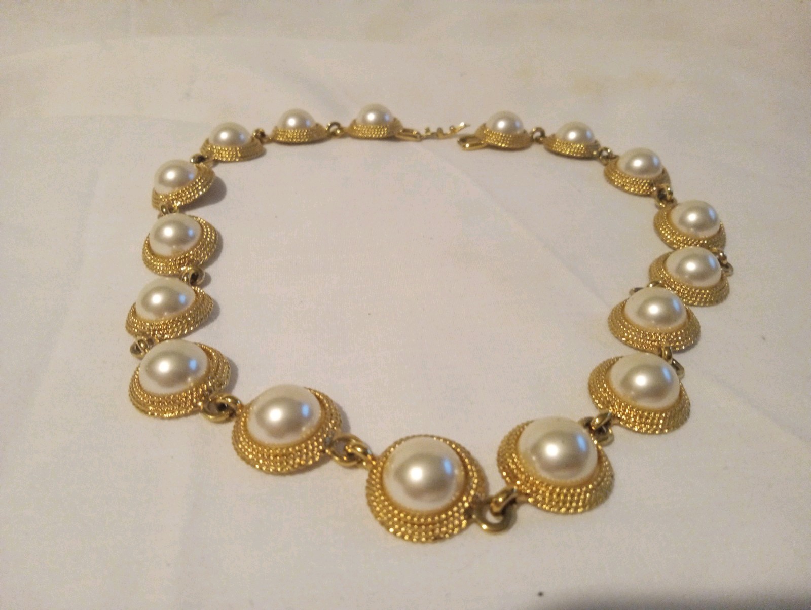 Napier Signed Gold Tone Faux Pearl Necklace 17 In Gorgeous!