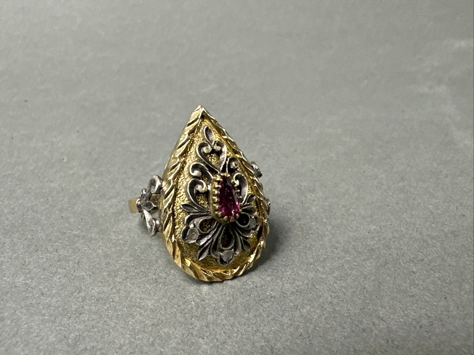 Vtg 1950s Ornate 18k Ruby 9.8g Sz 7 Ring Estate Find NR