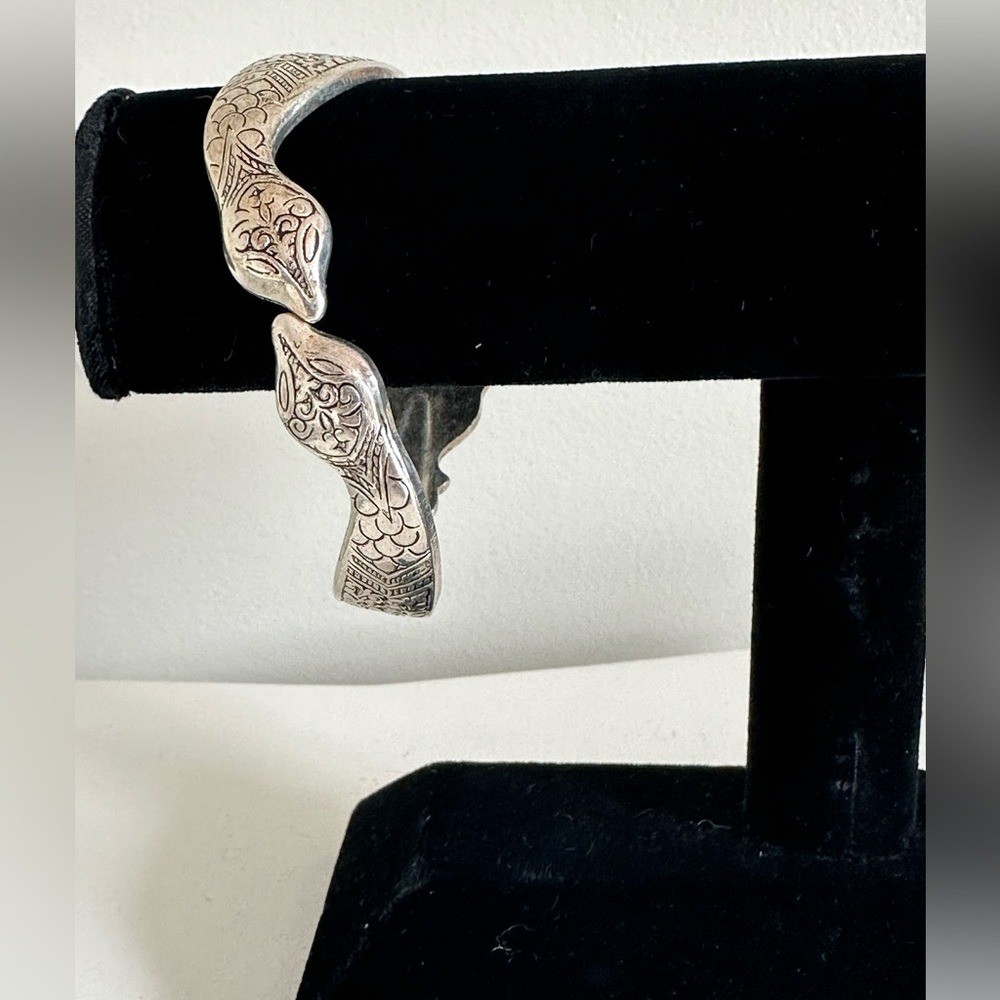 Engraved Double Snake Head Hinged Moroccan Bangles Silver Toned