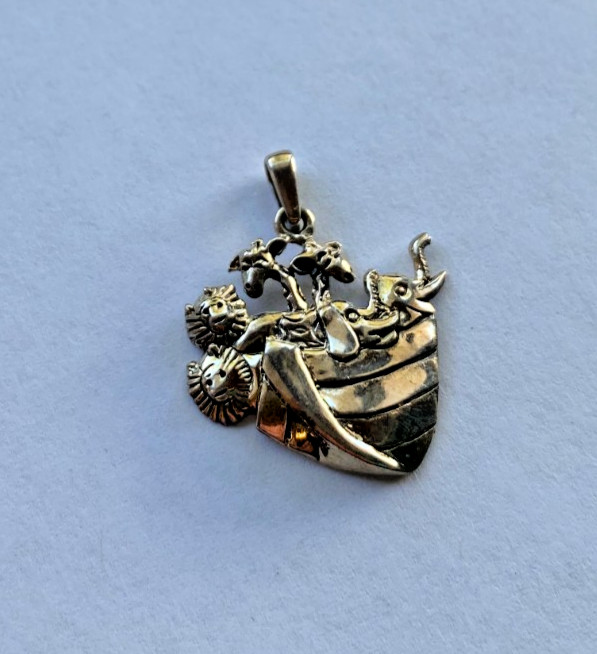 Signed SU 925 Sterling Silver Noahs Ark Pendant Charm Boat Lion Giraffe Elephant