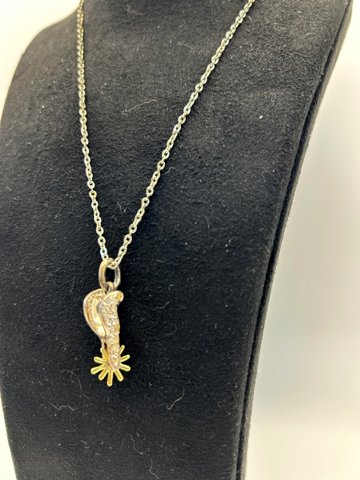 Necklace Silver and Rhinestone Spurs Pendant Chain Lobster Clasp Womens