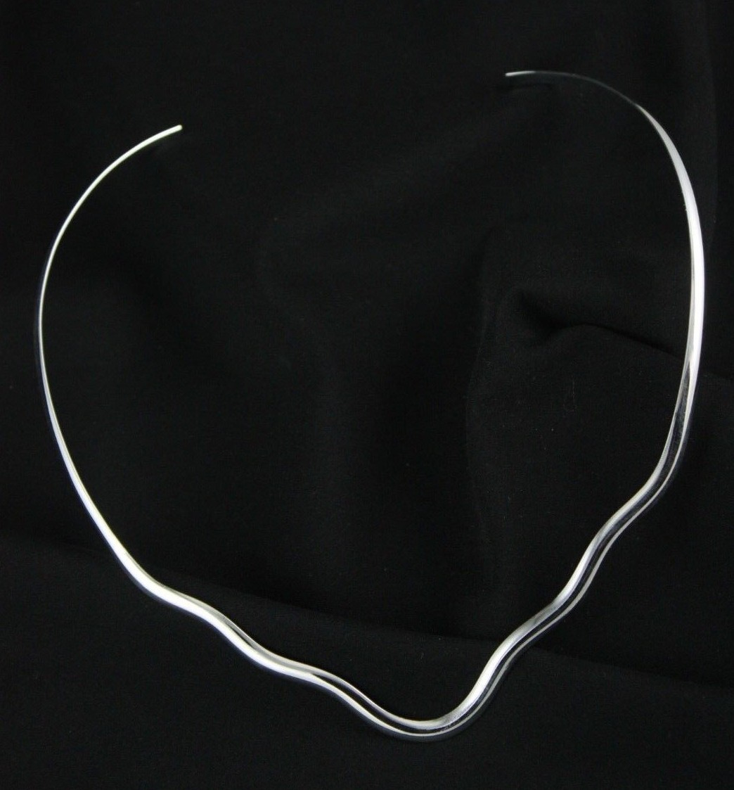 .925 Sterling Silver Plated Choker Collar Necklace V Shape Wavy Shiny Jewelry