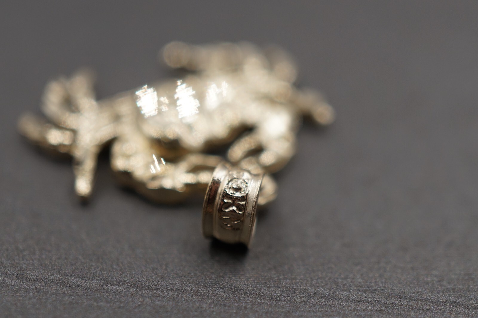 10K Solid Yellow Gold 0.8″ Diamond Cut Crab Charm Pendant.