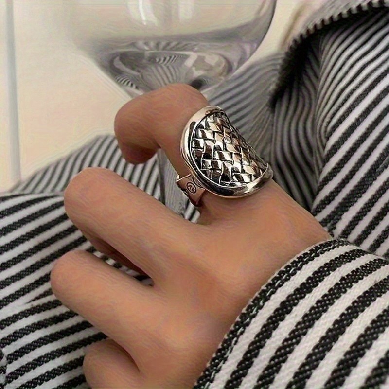 Men’s and Women’s Alloy Fashion Ring Large Ring Retro Woven Ring Jewelry Gift