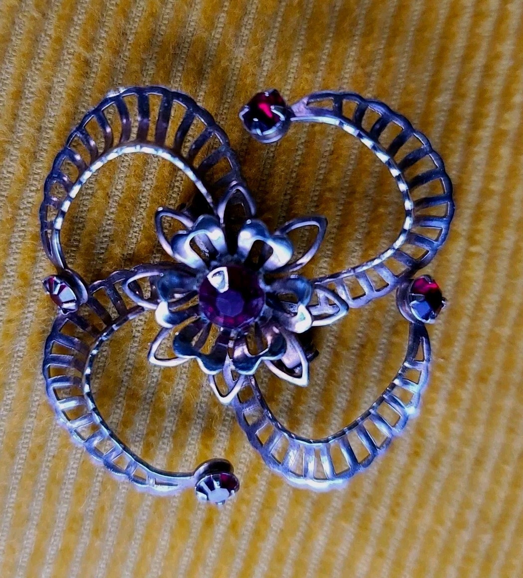 Vintage Brooch Garnets Swirl Pinwheel Pin Filigree Silver Brass 2″ No Mark