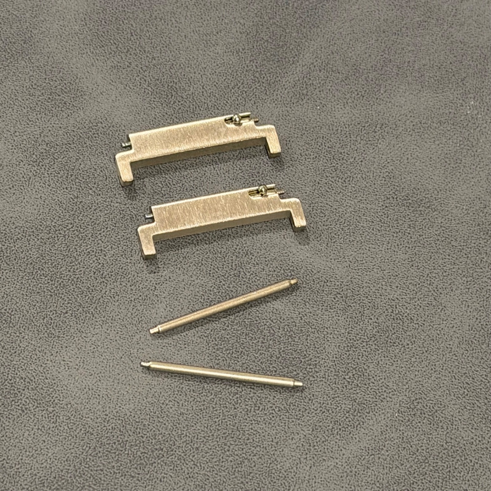 20mm to 22mm Convertor Watch Connector Adapter Stainless Steel Brushed Silver