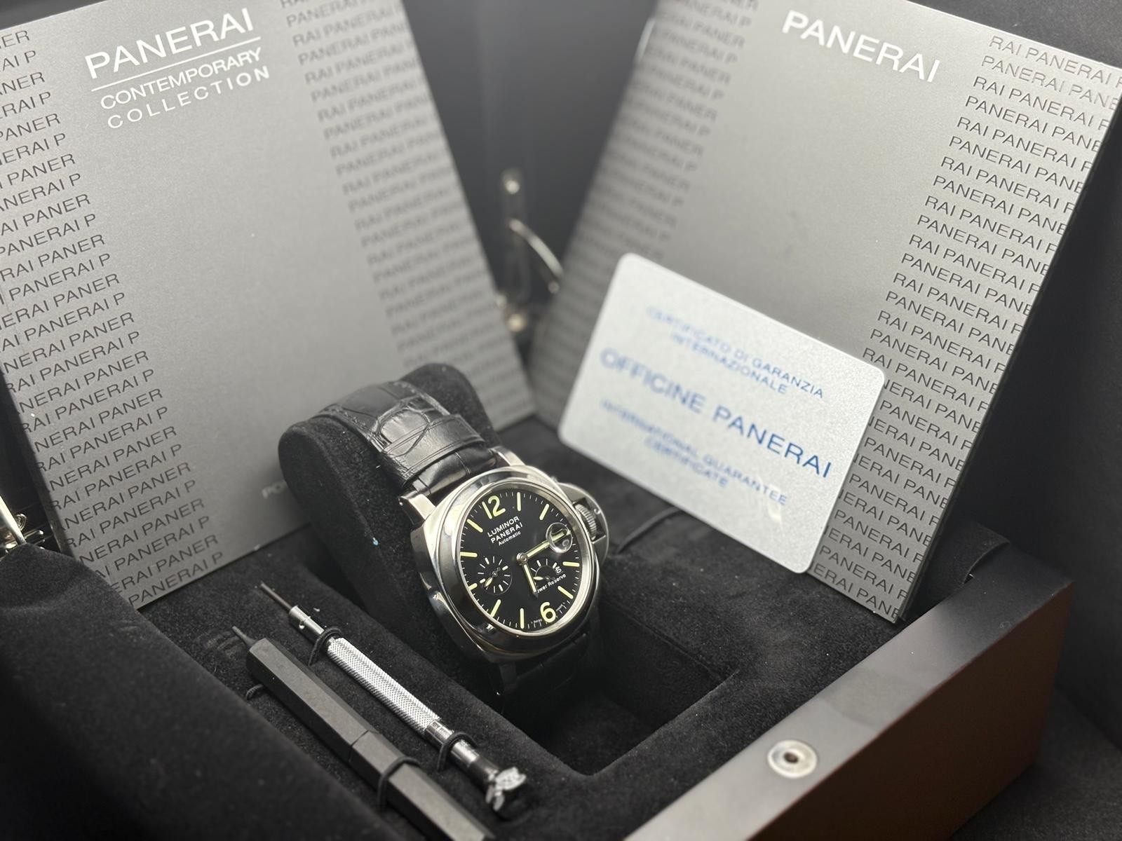 Stunning Panerai Luminor Marina Box & Papers 44mm Steel Men’s Watch PAM00090