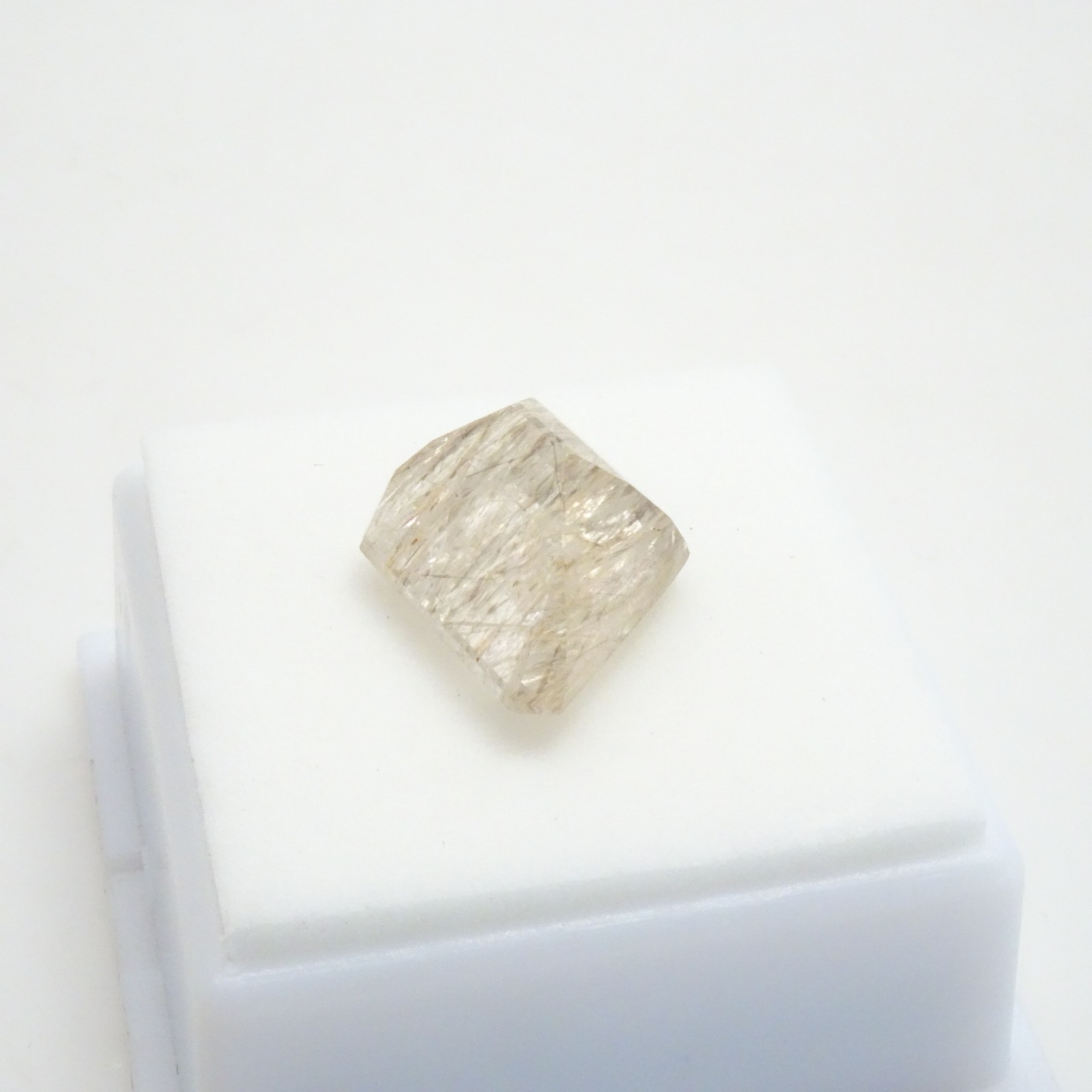 Gold Rutilated Quartz Specialty Zig Zag Cut – 9.55ct – 12x15mm – Loose Gemstone