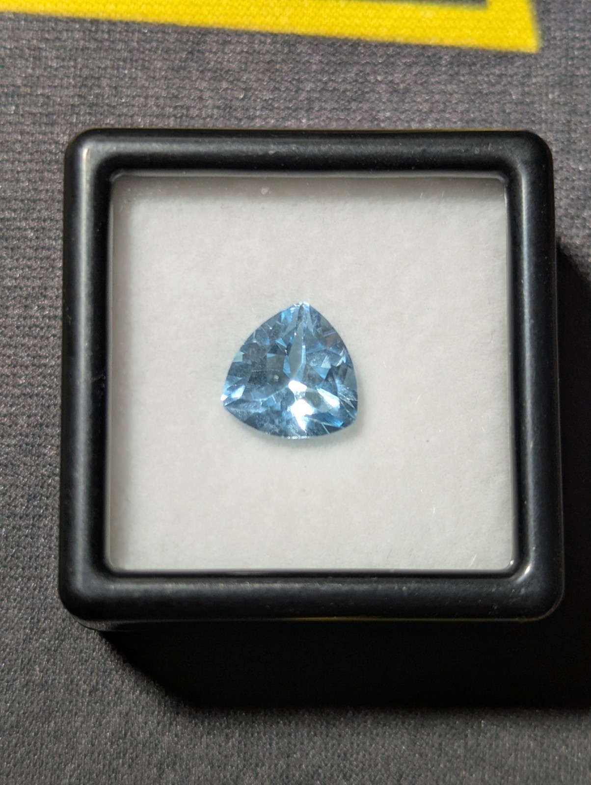 2.00 ct Natural Swiss Blue Topaz – Trillion Cut 8mm – VVS Loose Gemstone