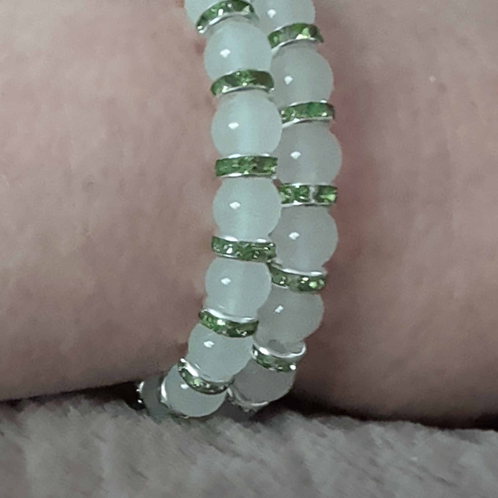 White/Green Round Beaded Stretch Bracelet w/ Green Rhinestone Spacer Rings