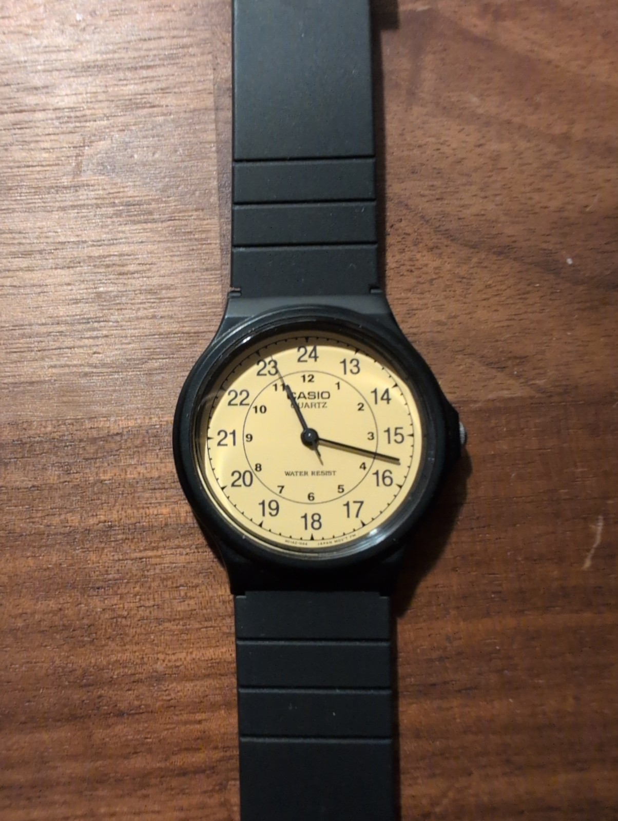 Casio MQ-24-9B Mens Analog Watch Gold Dial Black Resin Band w/ Box Barely Worn