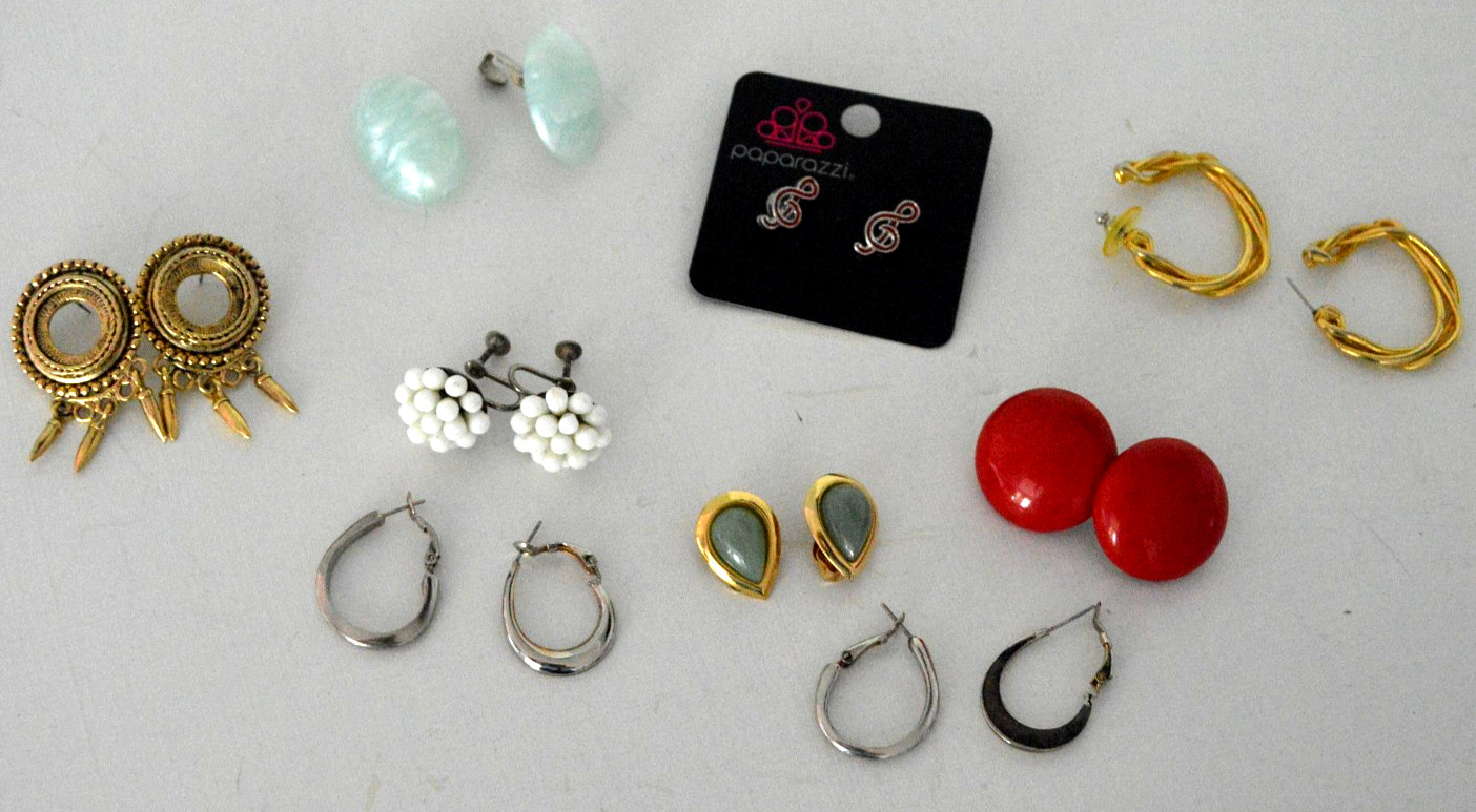 VINTAGE LOT OF EARRINGS PIERCED CLIP SCREW BACK 9 SETS SILVER GOLD RED WHITE