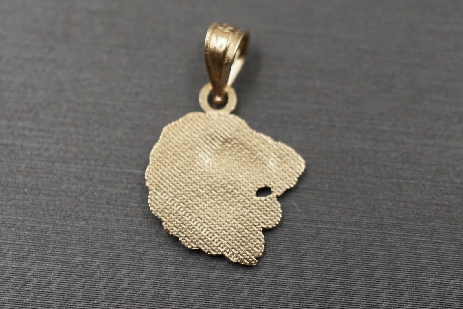 14K Solid Yellow Gold 0.75″ Tiny Diamond Cut Lion Head Charm Pendant.