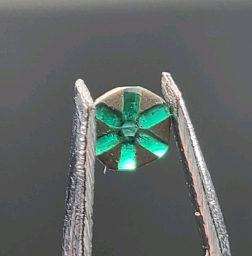 EXTREMELY RARE Tripache Emerald From Colombia 0.26 ct with unique spokes