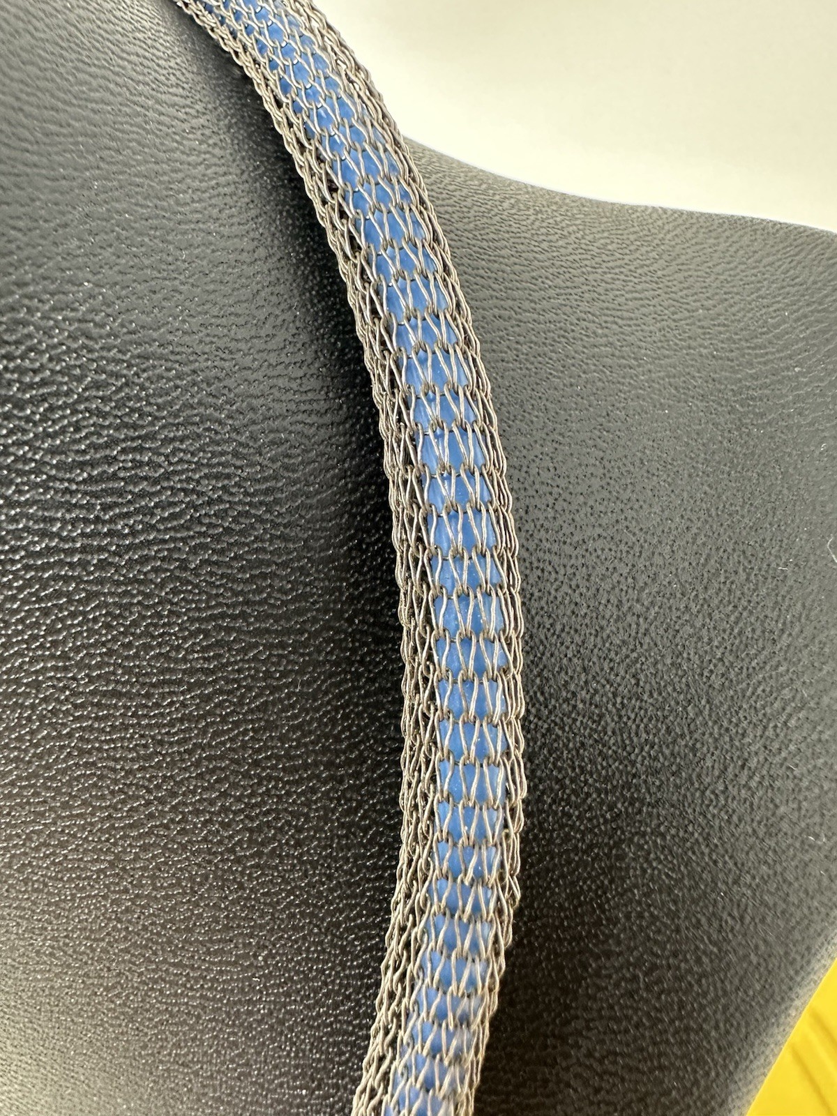 Sterling Silver Leaf Pendant Mesh Crochet Choker Necklace Elegant Chic 34g 16 In