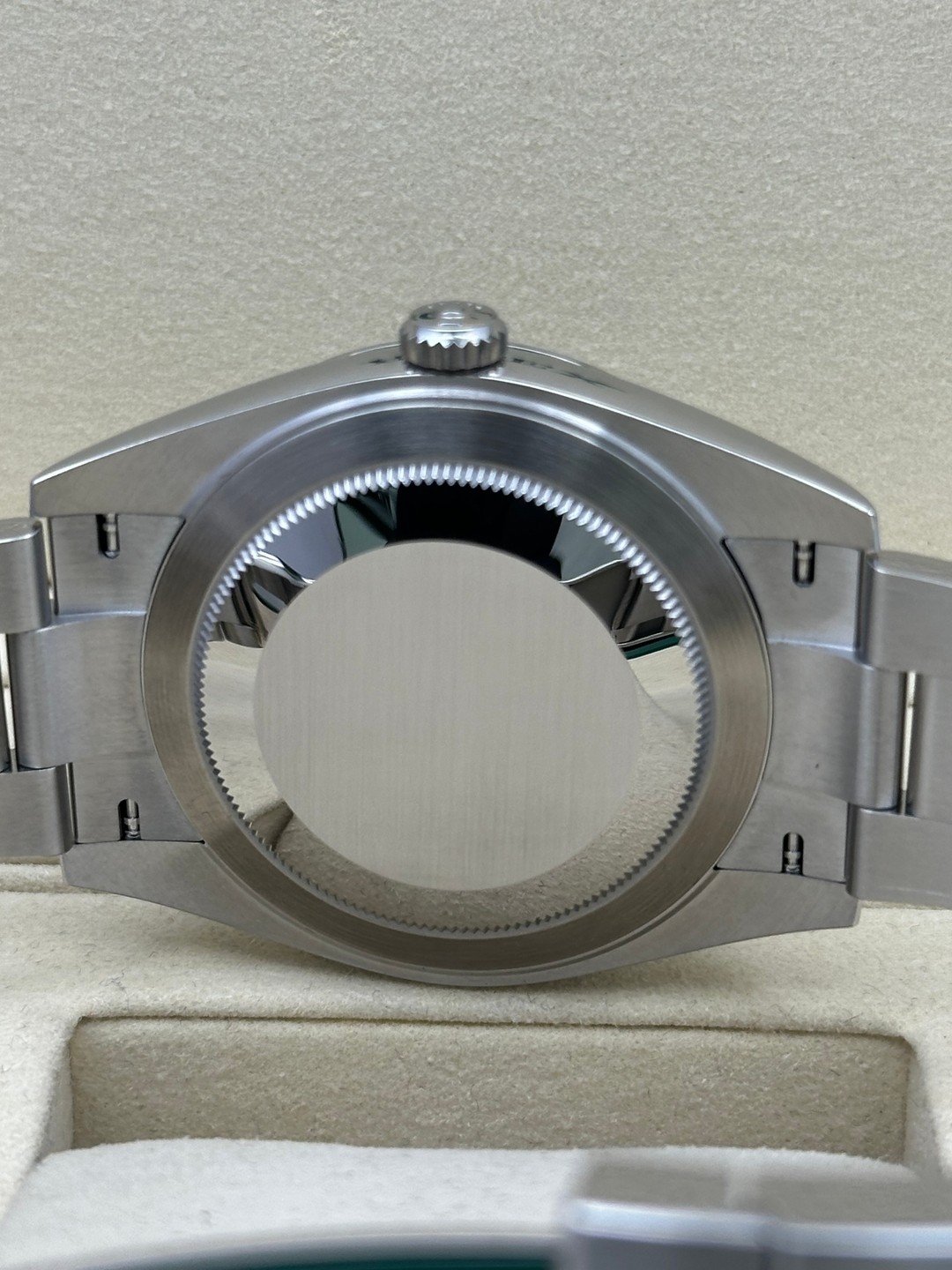 Rolex 126300 mint Green Oyster