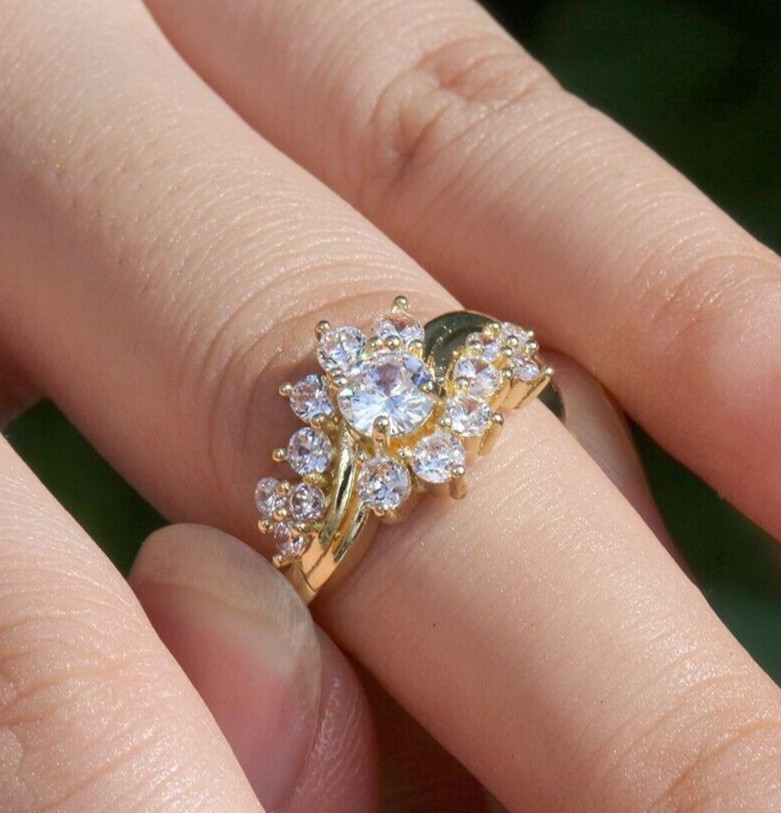 Stunning 2.20Ct Round Cut Simulated Diamond Wedding Ring 14K Yellow Gold Plated