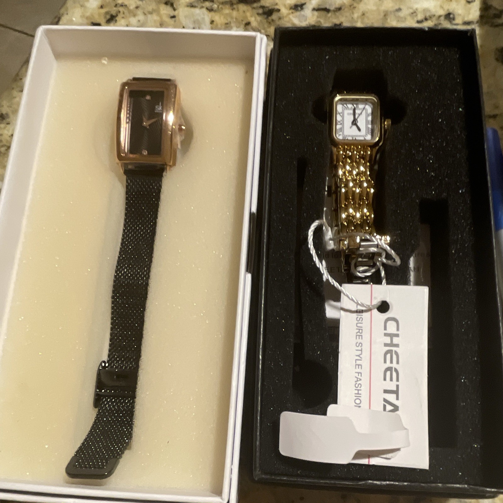 Large Mixed Lot Assorted Wristwatches with Watch Bands/Straps, Unisex Adults