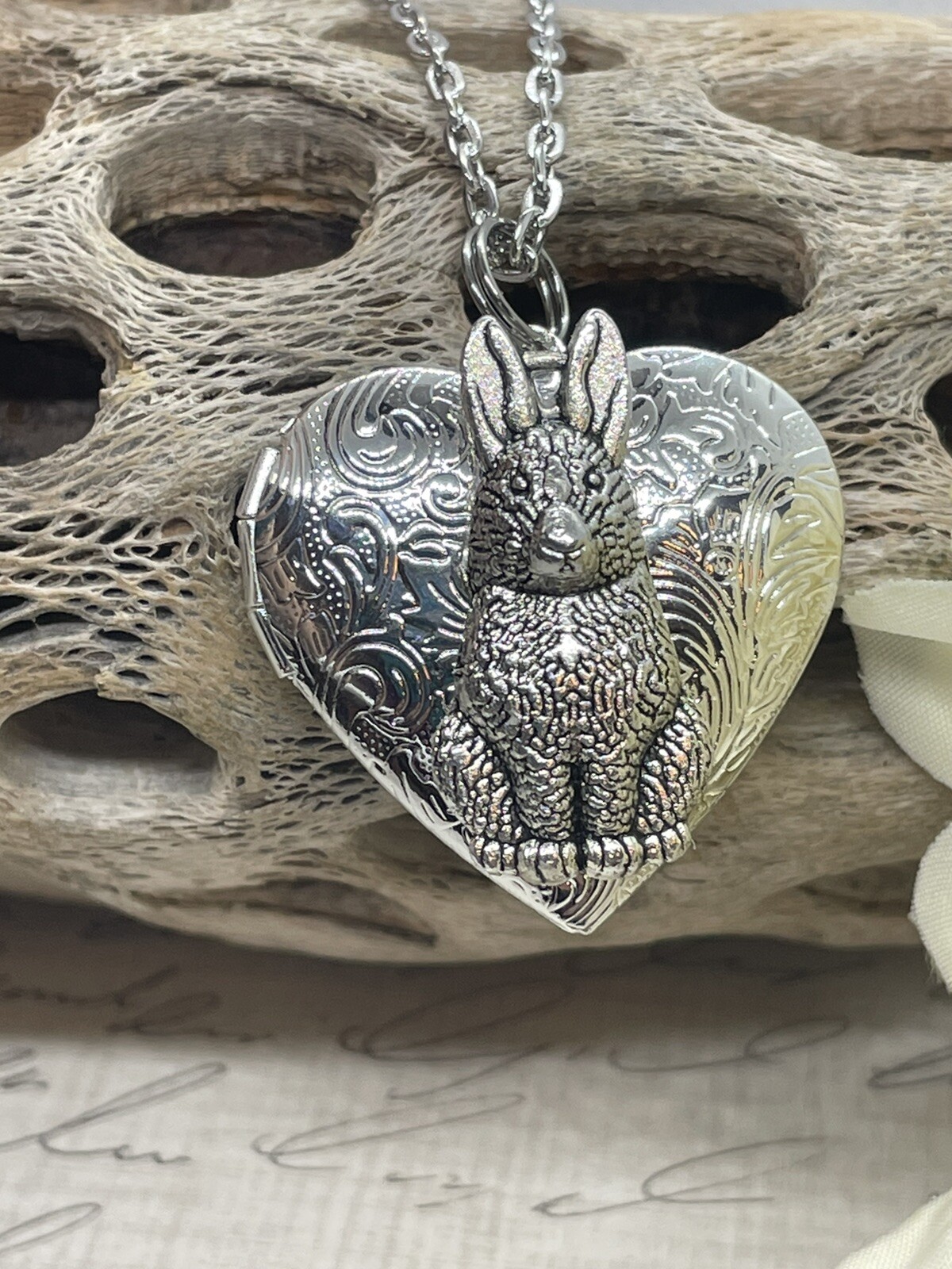 Heart SILVER BUNNY RABBIT Locket Necklace JEWELRY Pendant PHOTO Picture CAMEO