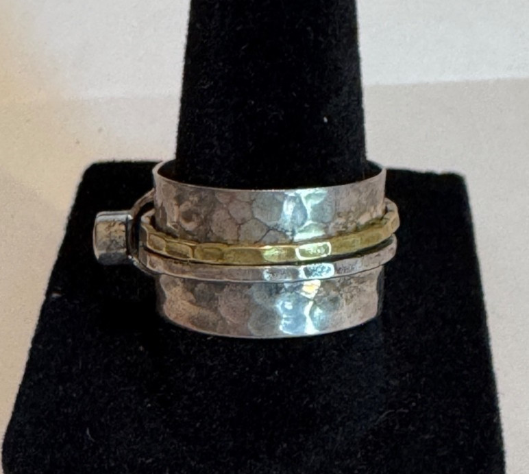 Artisan Style Hammered Spinner Ring Size 8 Mixed Metal Green Stone Wide Band Boh