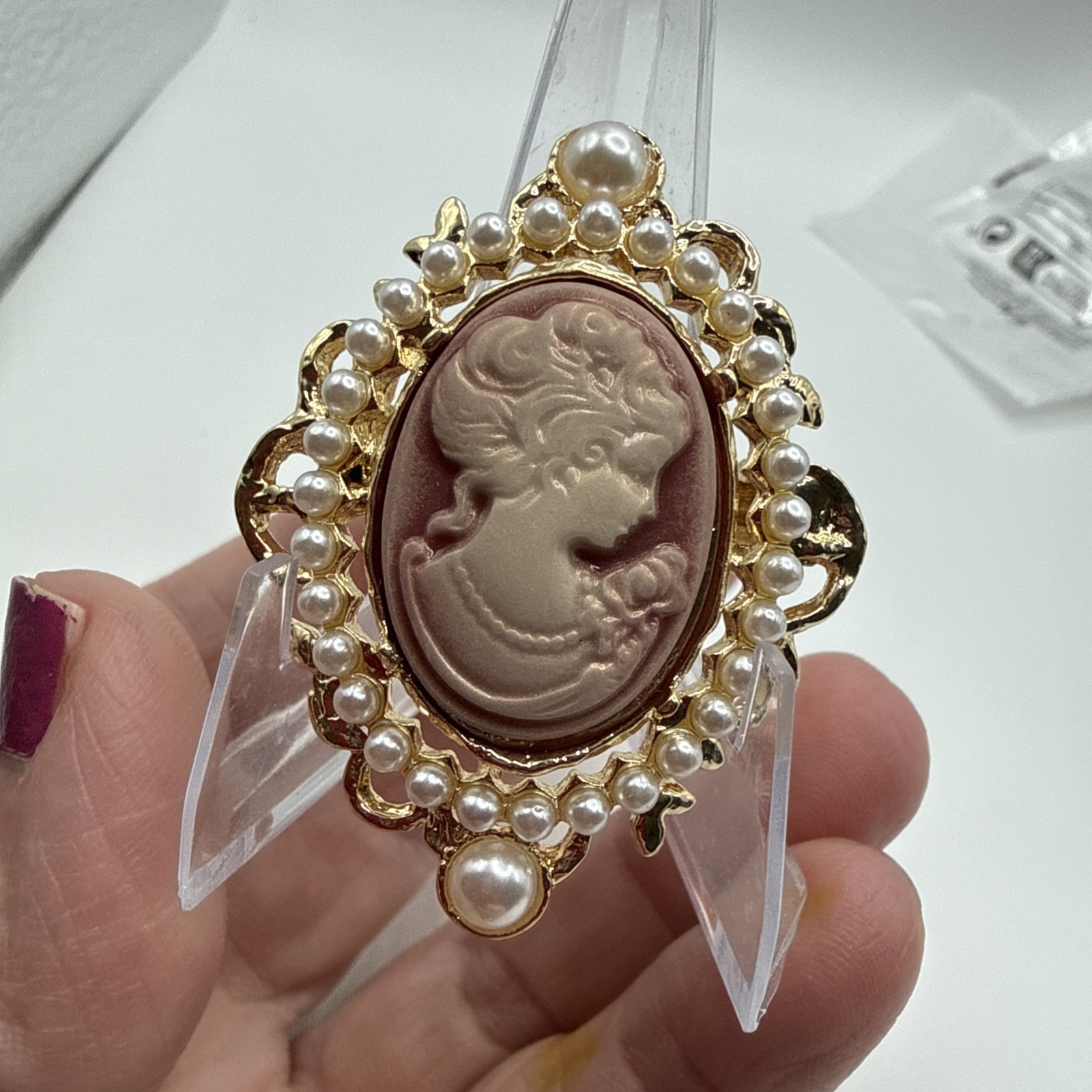 Vintage Inspired Victorian Cameo Brooch Pin Resin Faux Pearls