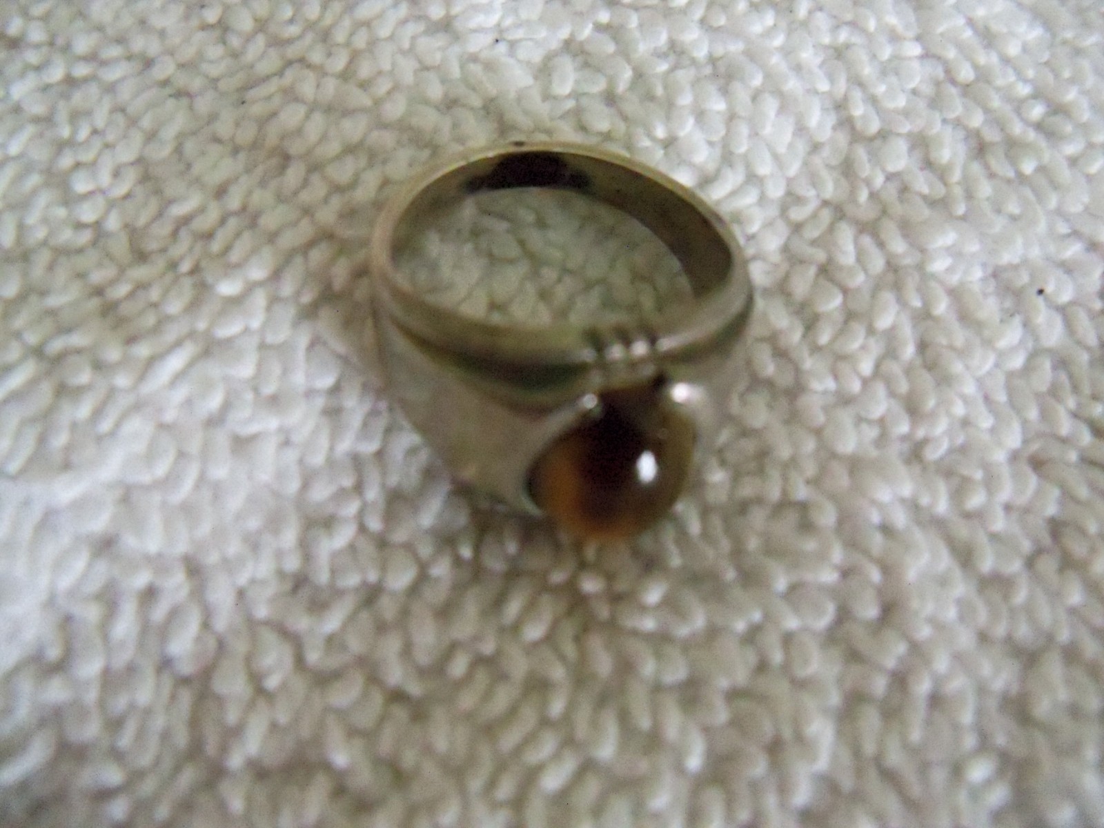 VINTAGE Preowned Sterling Silver Ring W/Beautiful Stone Size 5 1/2 and 5.3 Gram