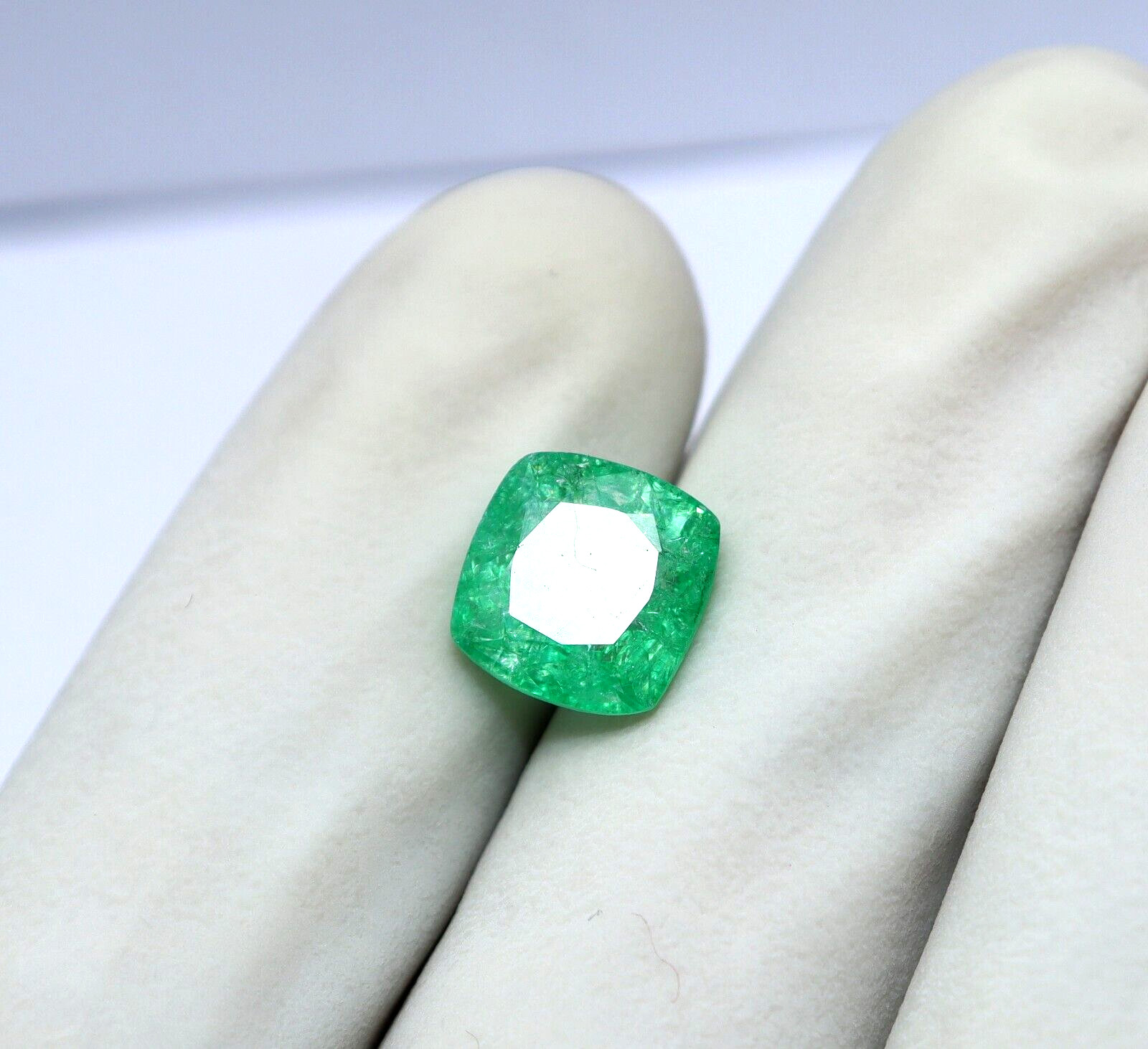 Natural Green Emerald 4.75 Ct Colombian Cushion Cut Certified Loose Gemstone