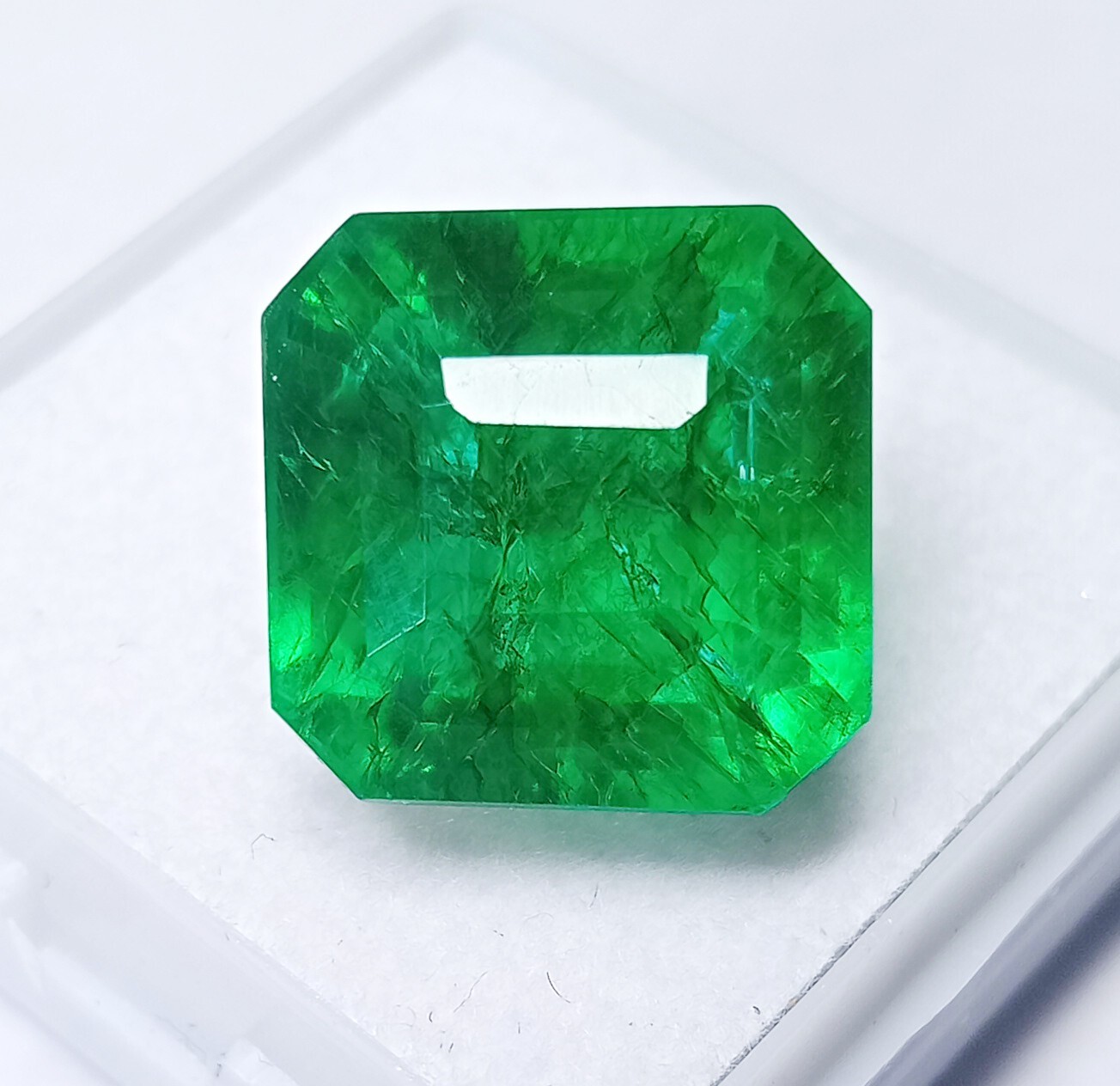 Natural 13.30 Ct Colombian Green Emerald Certified Asscher Shape Loose Gemstone